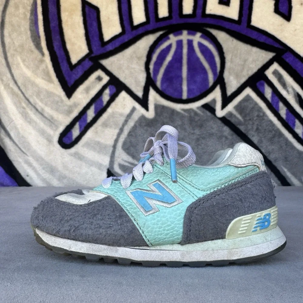 Size 9.5c - New Balance 574 Kids‎ Suede Mesh Sneaker Gray Blue KL574FYI